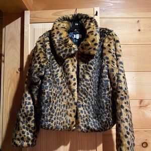 Faux fur cropped coat